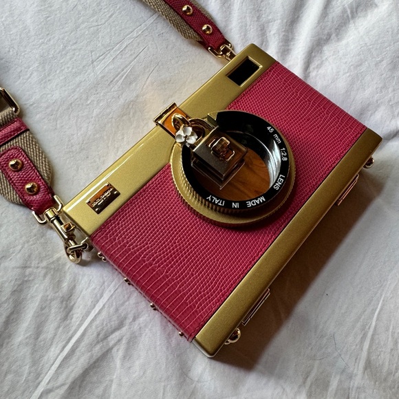 Dolce & Gabbana Camera Bag ๐๐ - Picture 12 of 16